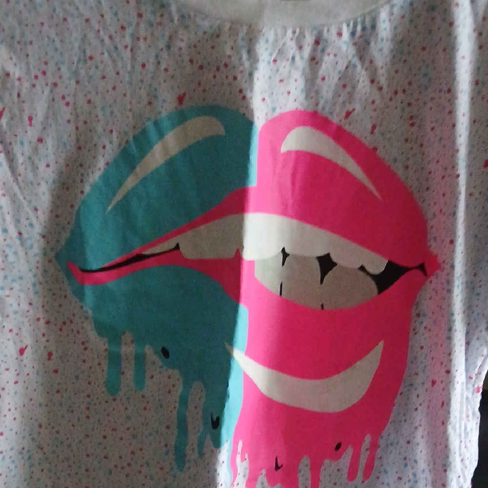 On Fire Short Sleeve Tee with Pink and Blue Lips Design